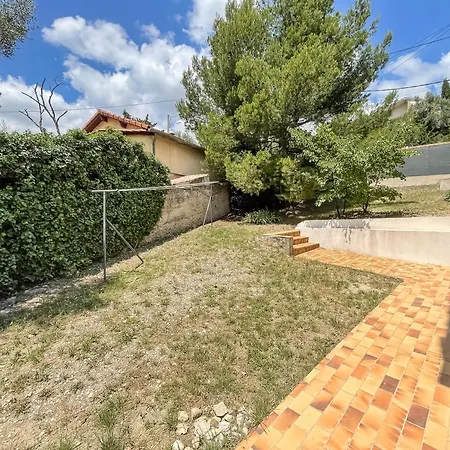 Spacieux Dans Maison Bourgeoise Avec Grande Terrasse Et Jardin Privatif Ombrage, A 10 Min A Pied Du Centre-ville
