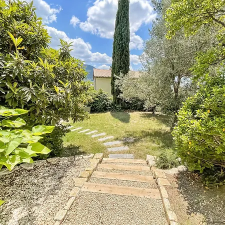 Spacieux Dans Maison Bourgeoise Avec Grande Terrasse Et Jardin Privatif Ombrage, A 10 Min A Pied Du Centre-ville Nyons