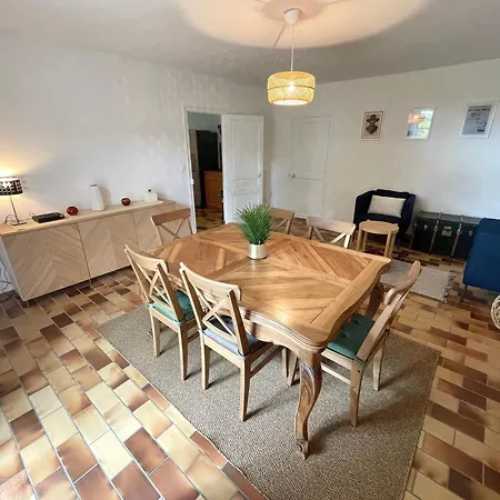 Spacieux Dans Maison Bourgeoise Avec Grande Terrasse Et Jardin Privatif Ombrage, A 10 Min A Pied Du Centre-ville Daire Nyons